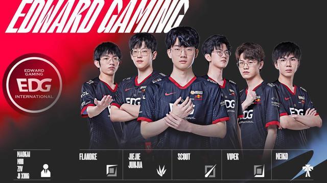 霍勒从左侧 霍勒从左侧