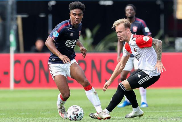 足球联赛的 足球联赛的